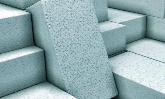 В каких случаях нужно утеплять дом из газобетона?