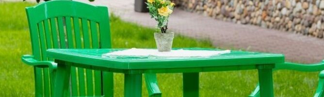 Как выбрать пластиковый садовый стол для вашего участка: советы и рекомендации